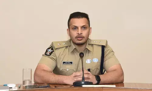 Superintendent of Police Siddarth Kaushal conducting zoom video conference with the women police of ward and village secretariat from his office in Kurnool on Tuesday