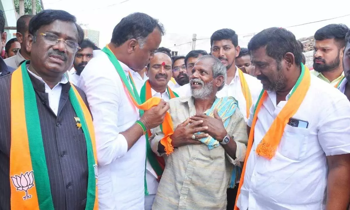 BJP candidate Komatireddy Rajgopal Reddy along with Vivek Venkata Swamy and Etala Rajender launched his election campaign from Toofranpeta in Choutuppal mandal on Wednesday