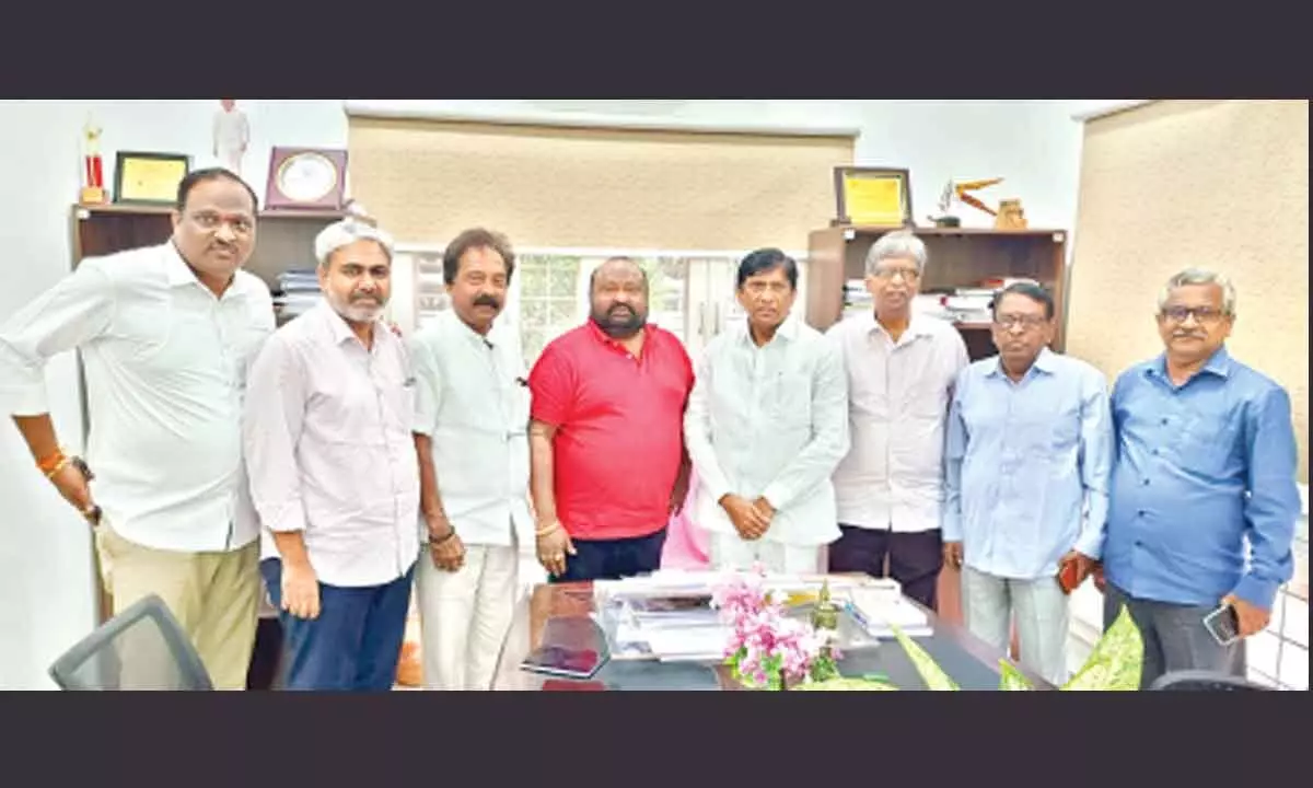 Representatives of Nampally Exhibition Society met Civil Supplies Minister Gangula Kamalakar and State Planning Board Vice Chairman Boinpalli Vinod Kumar at the ministers quarters in Hyderabad on Wednesday