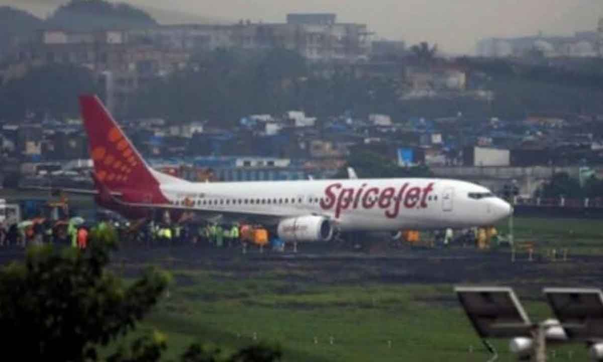 Goa-Hyderabad spicejet flight makes emergency landing after detection ...