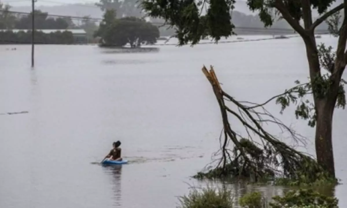 Significant rainfall causes flash flooding in Aus state
