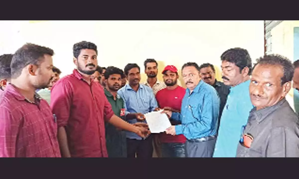 SFI district general secretary N Madhav, Akbar, Ravi and others submitting a representation to SV University vice-chancellor Prof O Md Hussain on Thursday