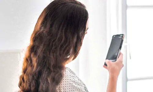 Mindful use of smartphones enhances productivity