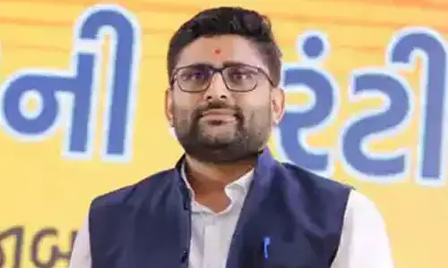 AAP Gujarat unit chief Gopal Italia detained, released