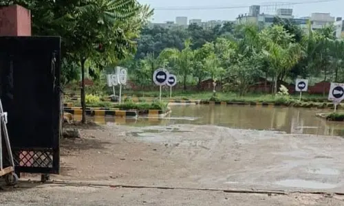 Commuters wary as heavy rains play spoil sport