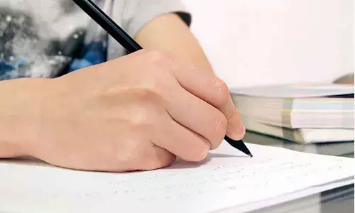 Students, parents demand fee sop for PG courses too