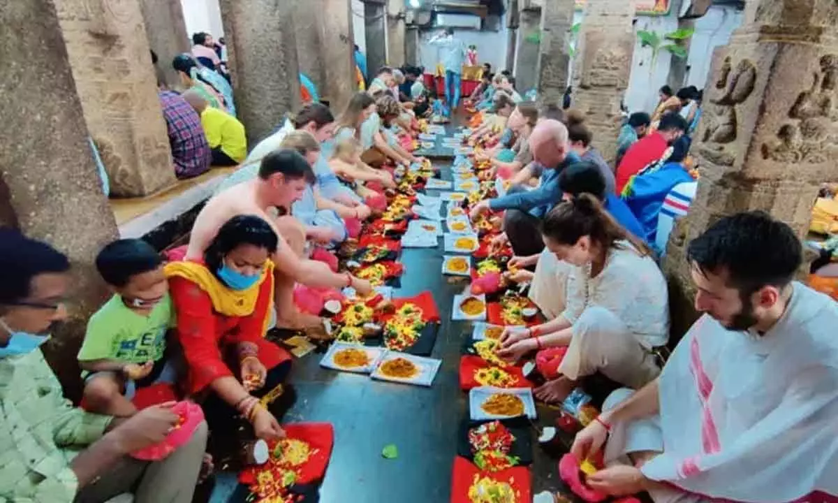 Russians perform Rahu Ketu puja in Srikalahasti