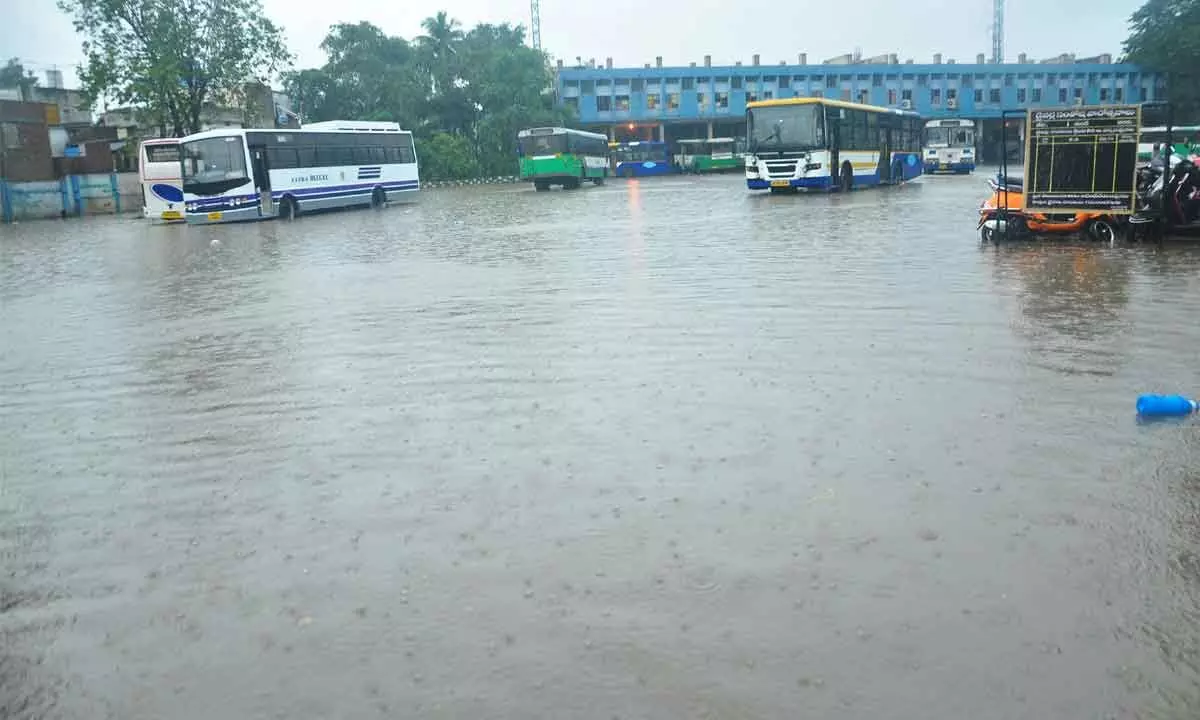 Rain creates havoc in Guntur, Palnadu districts