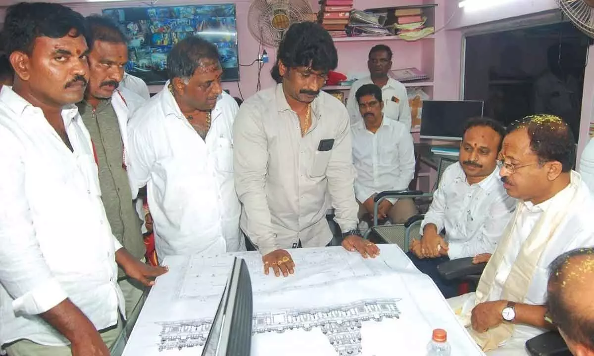 YSRCP eyeing Vizag lands to loot: Union Minister