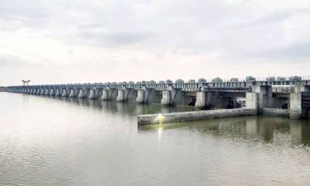 19 gates of Sunkesula lifted as inflows increased due to rains in upper reaches