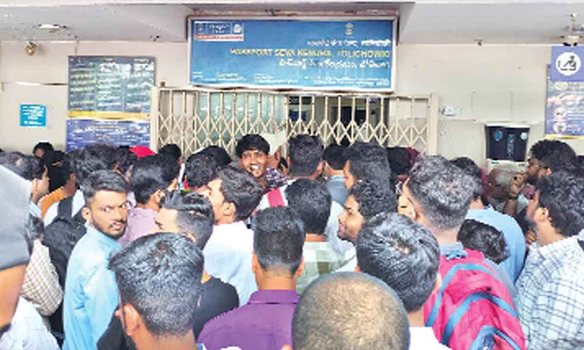 hyderabad-people-face-hardships-in-passport-seva-kendras