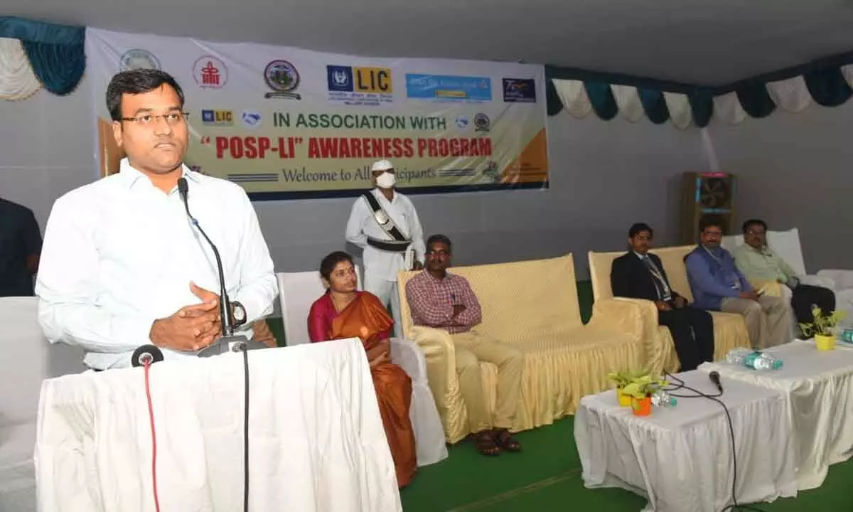 District Collector K V N Chakradhar Babu addressing the students after launching internship programme, in Nellore on Monday