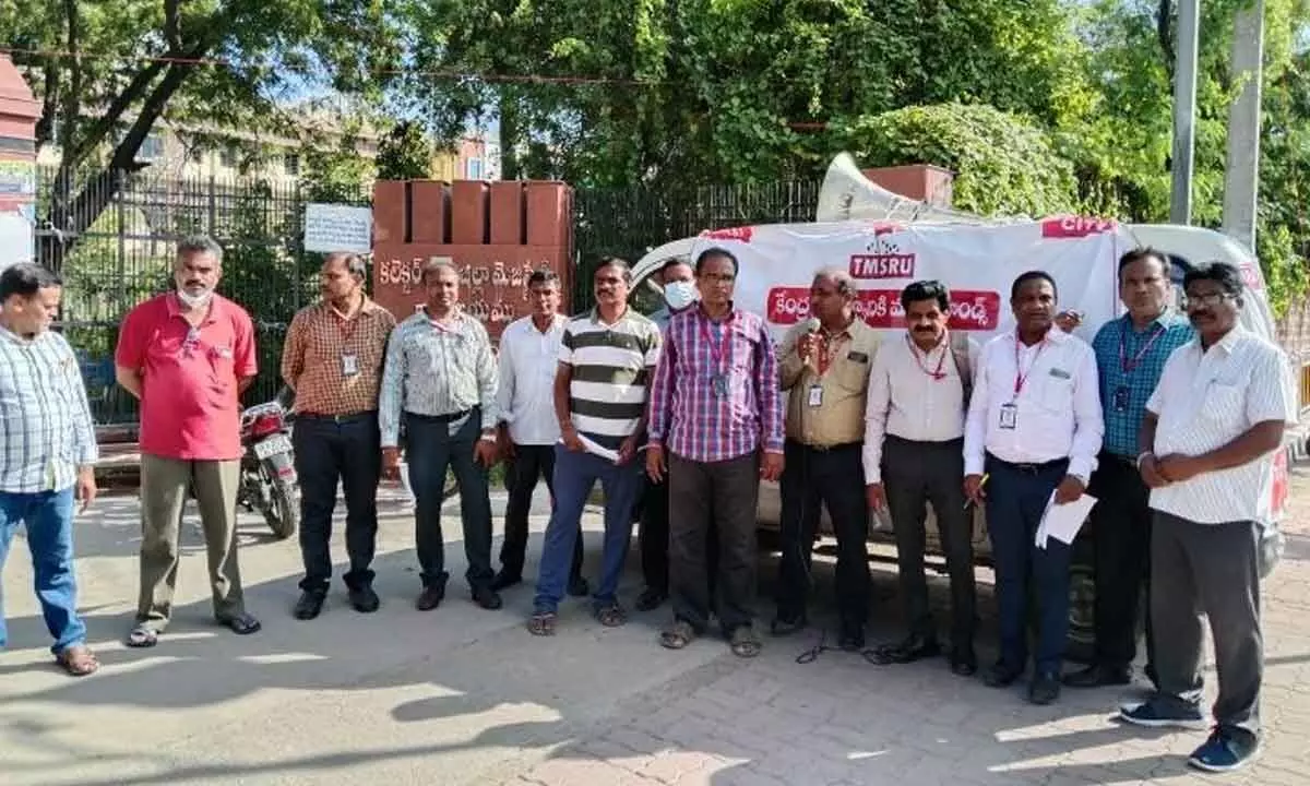 Telangana Medical and Sales Representative Union organising Jeep Jatha in Karimnagar on Monday