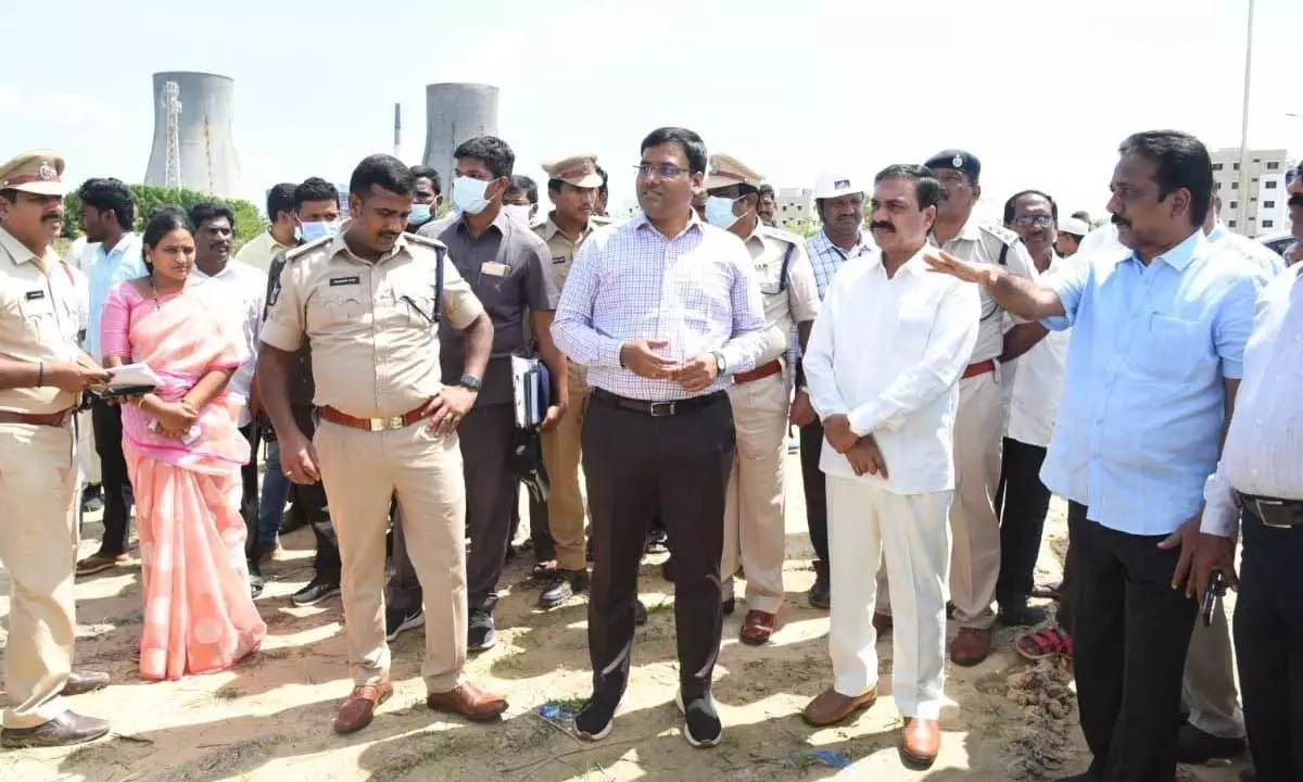 Agriculture Minister Kakani Govardhan Reddy along with senior officials at the Genco plant site in Muthukur mandal in Nellore district on Tuesday