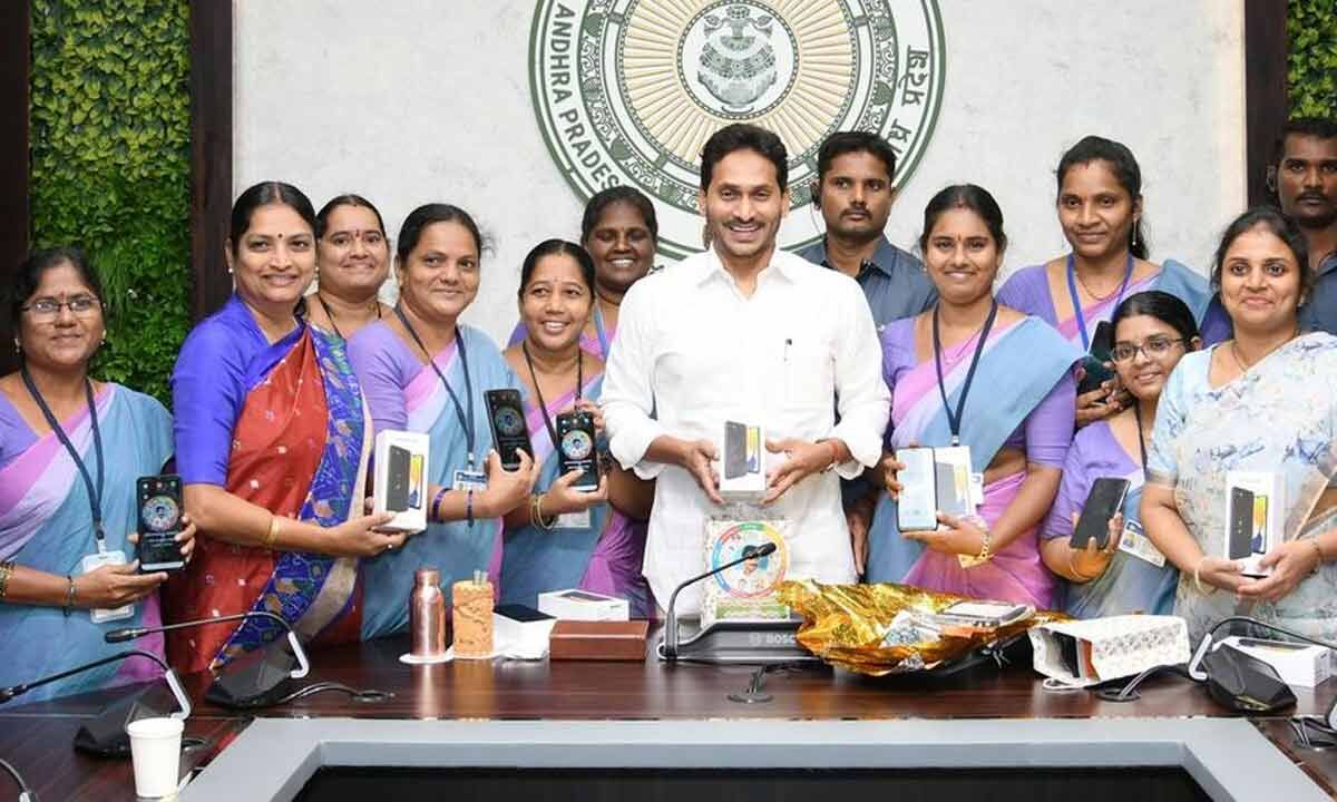 focus-on-nutritious-food-to-anganwadi-children-cm-ys-jagan-mohan-reddy