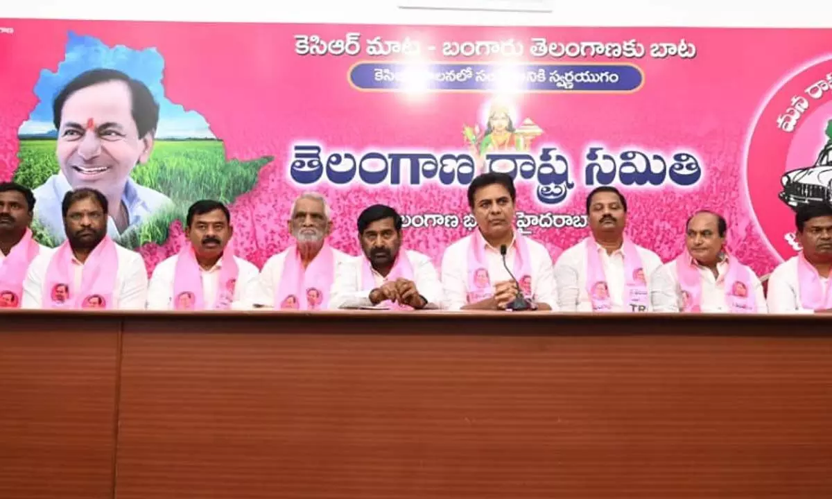TRS working president KT Rama Rao introduces former MLA Bikshamaiah Goud (second from right), who joined TRS party from BJP, at Telangana Bhavan on Thursday