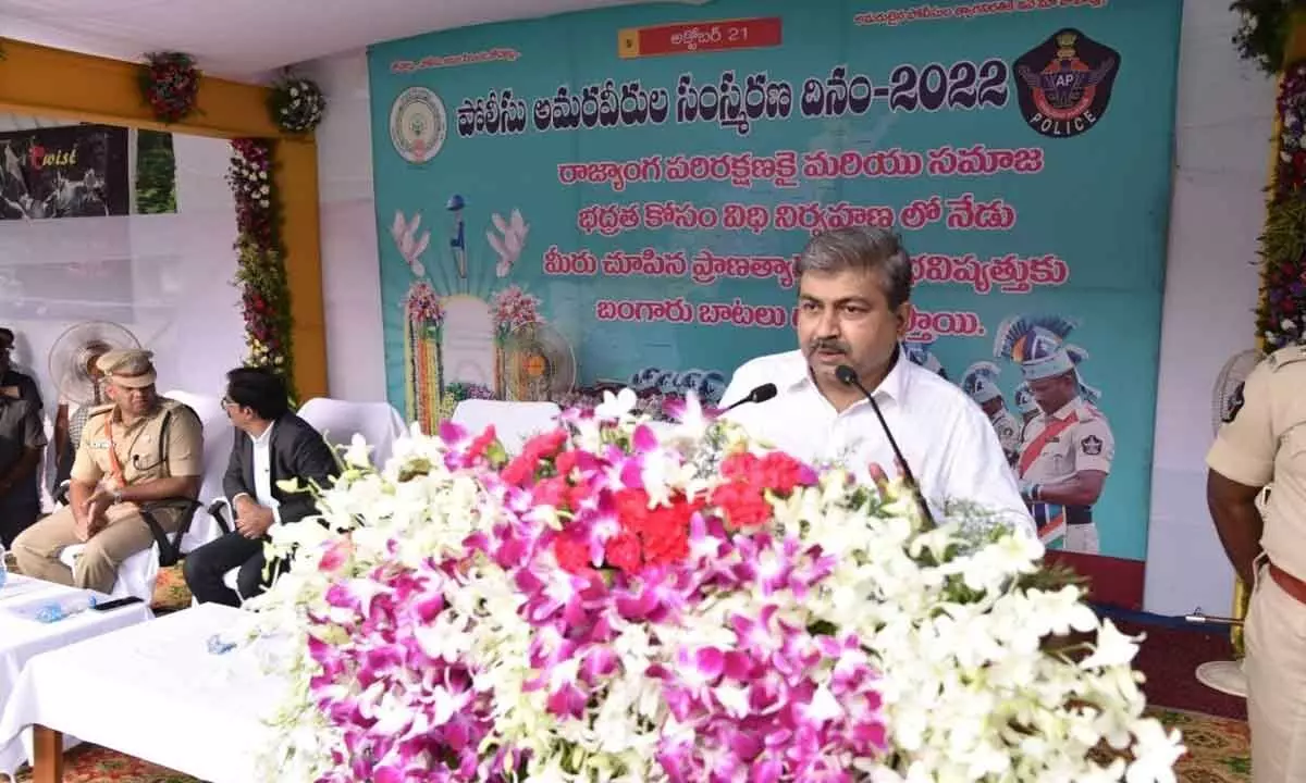 Guntur District and Sessions Judge YVSBG Pardha Saradhi speaking at a programme on Police Commemoration Day at Nagarampalem on Friday. District Collector M Venugopala Reddy and SP K Arif Hafeez are also seen.