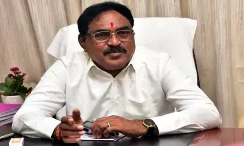 Errabelli pats DWCRA women’s contribution