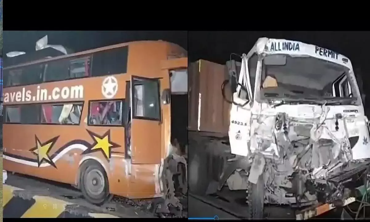 15 dead, other hurt after Hyd bus rams into truck in MP