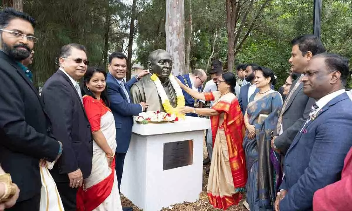 PVNRs statue unveiled in Sidney, Australia