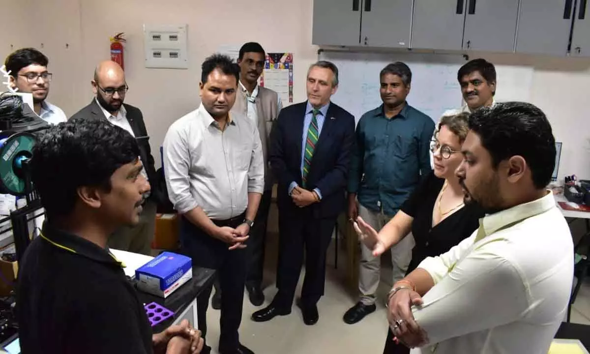 British team visits ASPIRE incubation centres at UoH