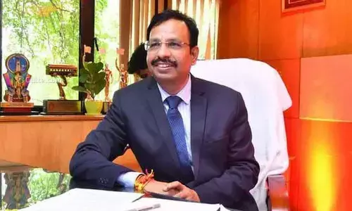 Sajjanar hails funeral workers noble role during Covid waves