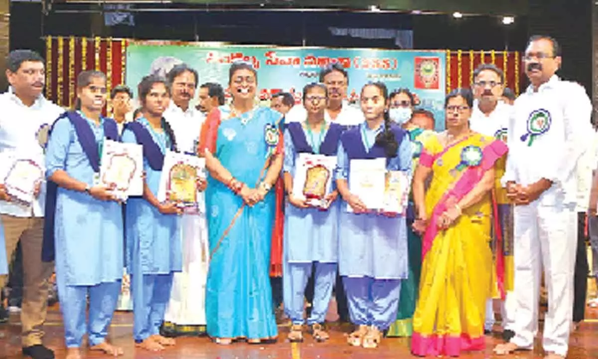 Minister R K Roja, MLA Bhumana Karunakar Reddy and others at the Abdul Kalam birth anniversary programme in Tirupati on Friday