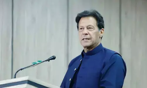 Imran booed with ghari chor chants