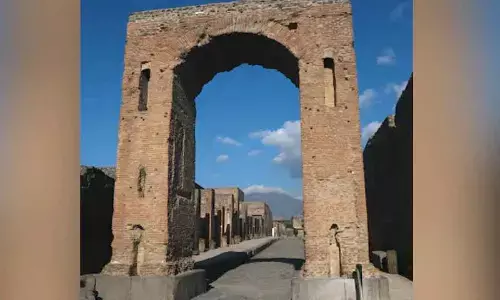 This discussion has previously centred on the analysis of ceramics and more recently, radiocarbon dating.