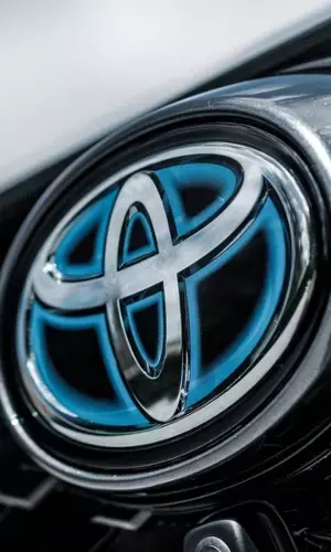 Toyota Innova Hycross Debut expected November 25