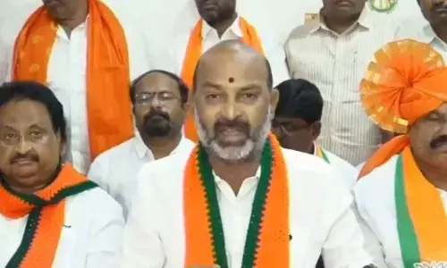 Bandi lashes out at TNGO leaders; dubs them slaves of CM KCR