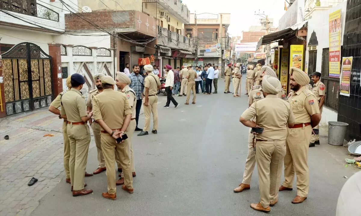 Shiv Sena leader shot dead outside Amritsar temple