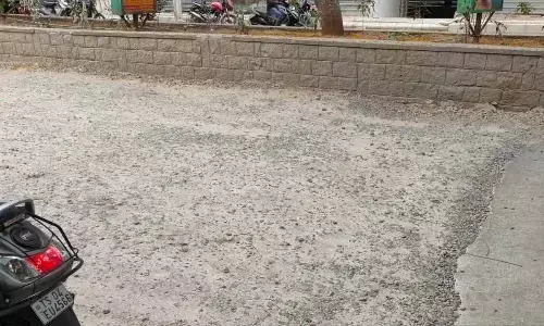 Pragathi Nagar-JNTU stretch turns death trap for commuters