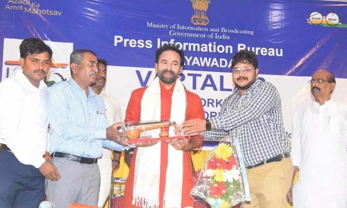 Union Minister G Kishan Reddy being felicitated at a function organised by the Press Information Bureau, Vijayawada, in Nellore on Monday