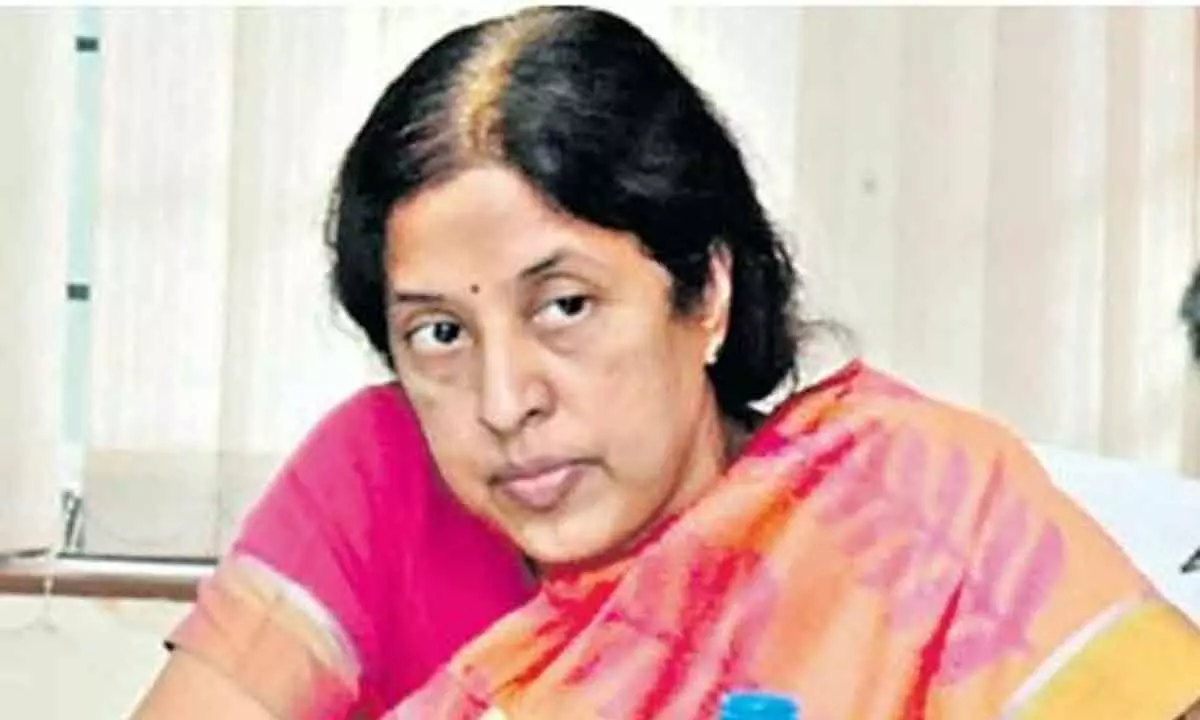 Telangana HC quashes OMC case against Srilakshmi
