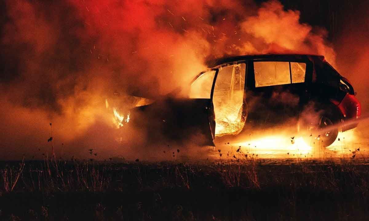 Two cars gutted in fire, none hurt in Amberpet