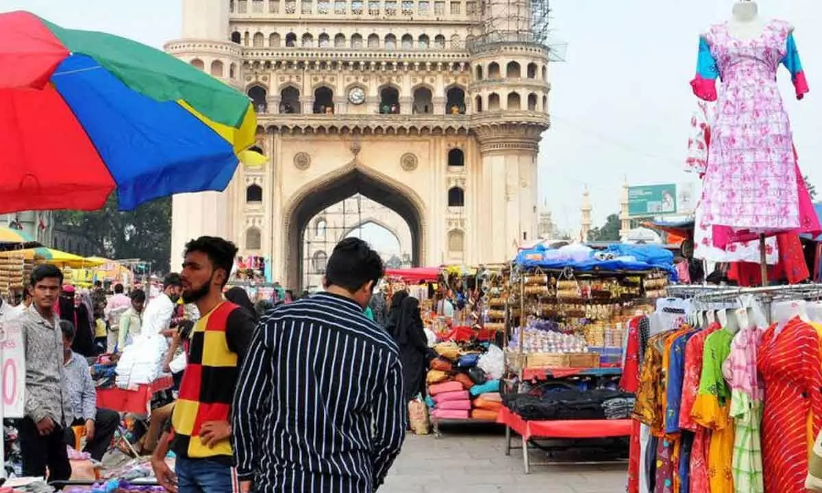 Hyderabad: Footpath mamool raj reigns supreme at Charminar market