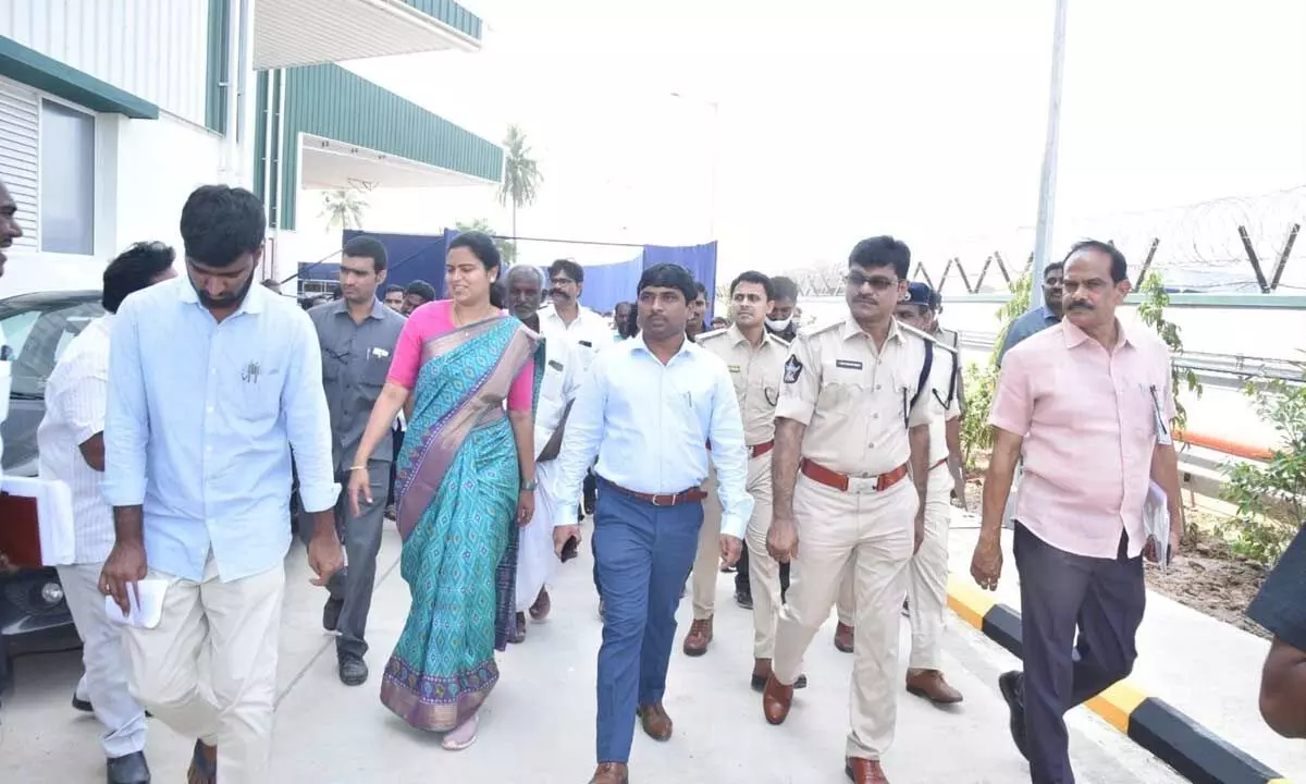 Minister Vidadala Rajini, Palnadu District Collector Siva Sankar and ITC Company representatives visiting ITC Global Processing Facility at Spices Park in Narsaraopet on Wednesday