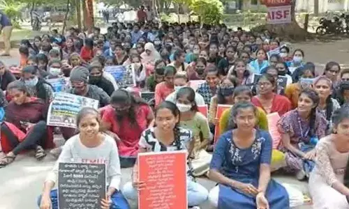 UG students of Nizam College meet Navin Mittal