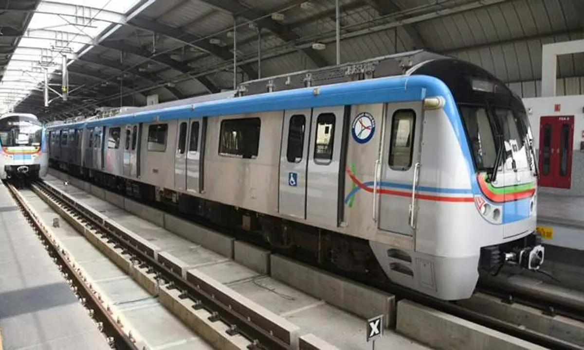 Hyd Metro rail stops due to technical glitch