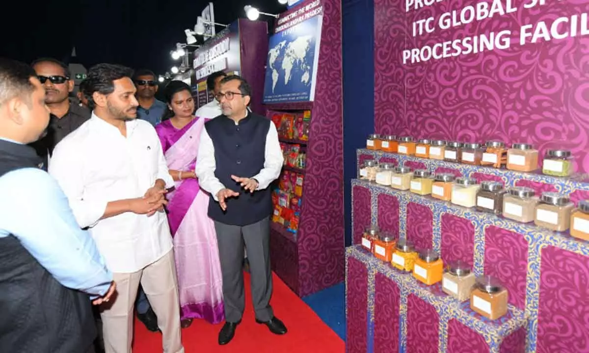 Chief Minister YS Jagan Mohan Reddy at the Global Spices Processing Facility Unit set up by ITC Institute at Vankayalapadu Spice Park in Yadlapadu Mandal of Palnadu District on Friday