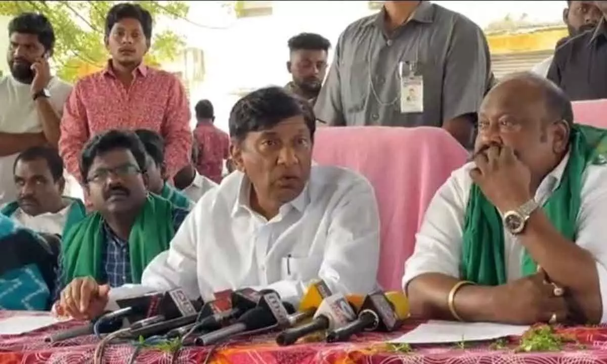 State Planning Commission vice-chairman Boinapally Vinod Kumar speaking to the media in Karimnagar on Friday