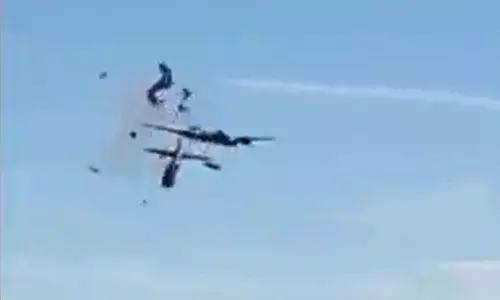 Two planes collide in midair at Dallas air show