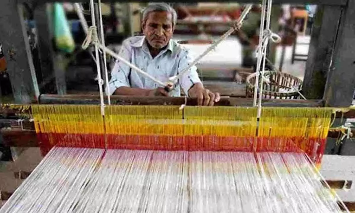 Weavers on brink of oblivion in Dharmavaram town