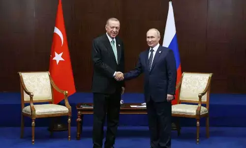 Press Russia, Ukraine to talk peace