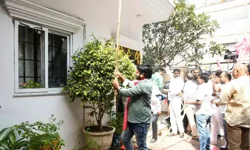 TRS activist attack on BJP leader and Nizamabad MP Arvind’s house in Banjara hills