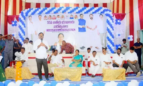 Deputy Chief Minister Amzath Basha addressing the valedictory of National Libraries Week celebrations in Kadapa on Sunday