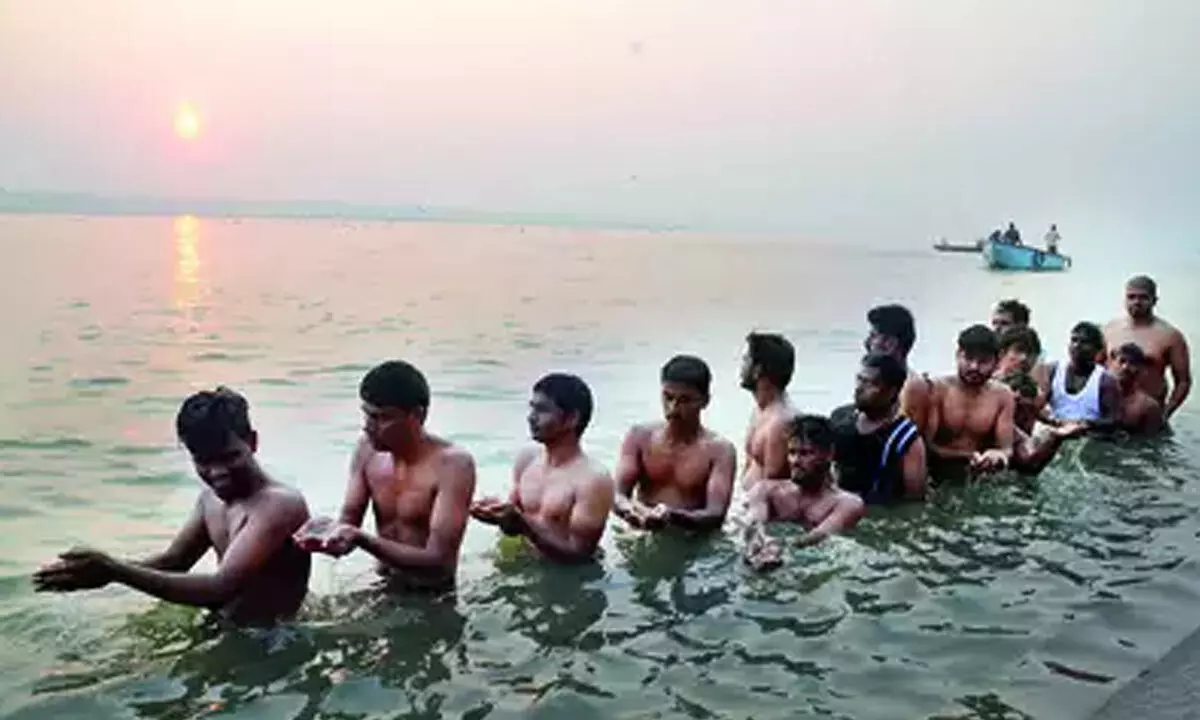 Students From Tamil Nadu Visited Varanasi Under Kashi Tamil Sangamam