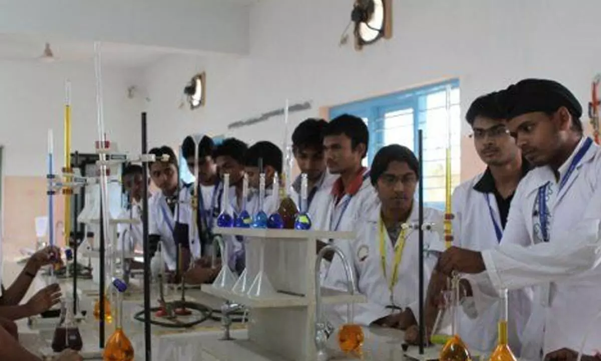 Students lament over dysfunctioning of science labs in schools, colleges
