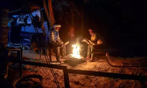 Chill Telangana observes mercury dip below 10-degree C